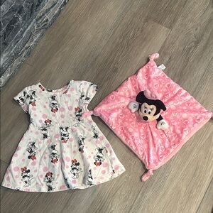 Disney Minnie Mouse‎ Pink and White Dress with Blanket